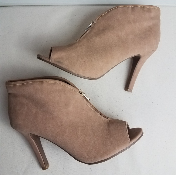 Avon Shoes - Avon Cushion Walk Tan Booties